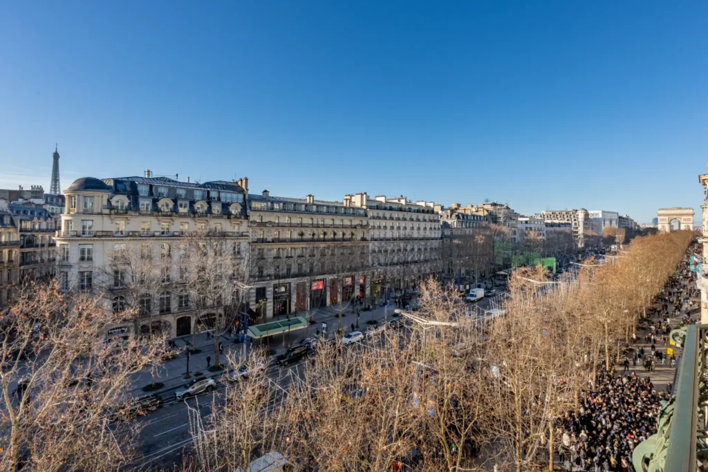 Syntaxe-locaux-Champs-Elysées-008
