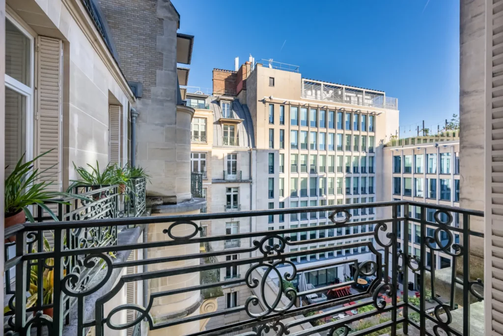 Syntaxe-locaux-Champs-Elysées-045