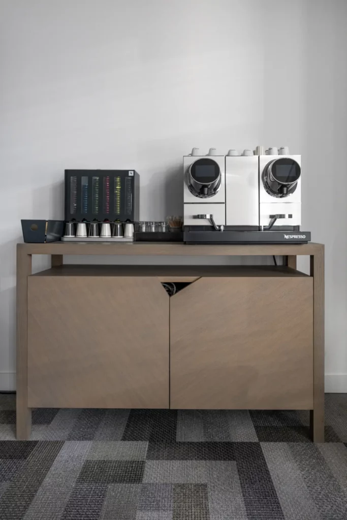 Syntaxe-locaux-Champs-Elysées-049